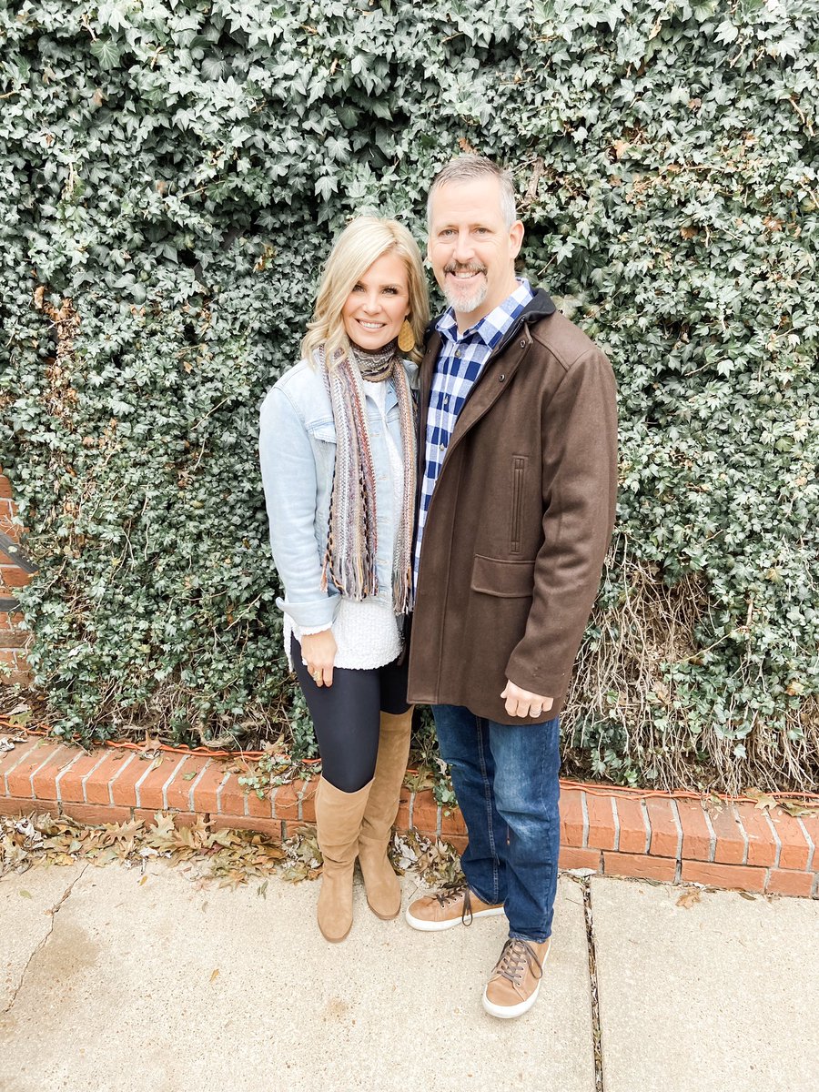 Stokes2212's tweet photo. Happy Thanksgiving from the Stokes! 🤗🦃 @esstokes1 https://t.co/F8QE7OjeTR