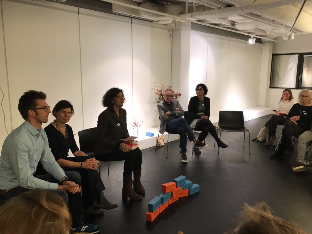 Placemaking is politiek, welke rol speelt leisure hierin? oa ons project aan het Zonneplein wordt besproken en staat in het boek Our City? MarieAngedeKort Philippa Collin Roos Gerritsma FennekeWekker #inholland <a href="/Stipoteam/">Stipo</a>