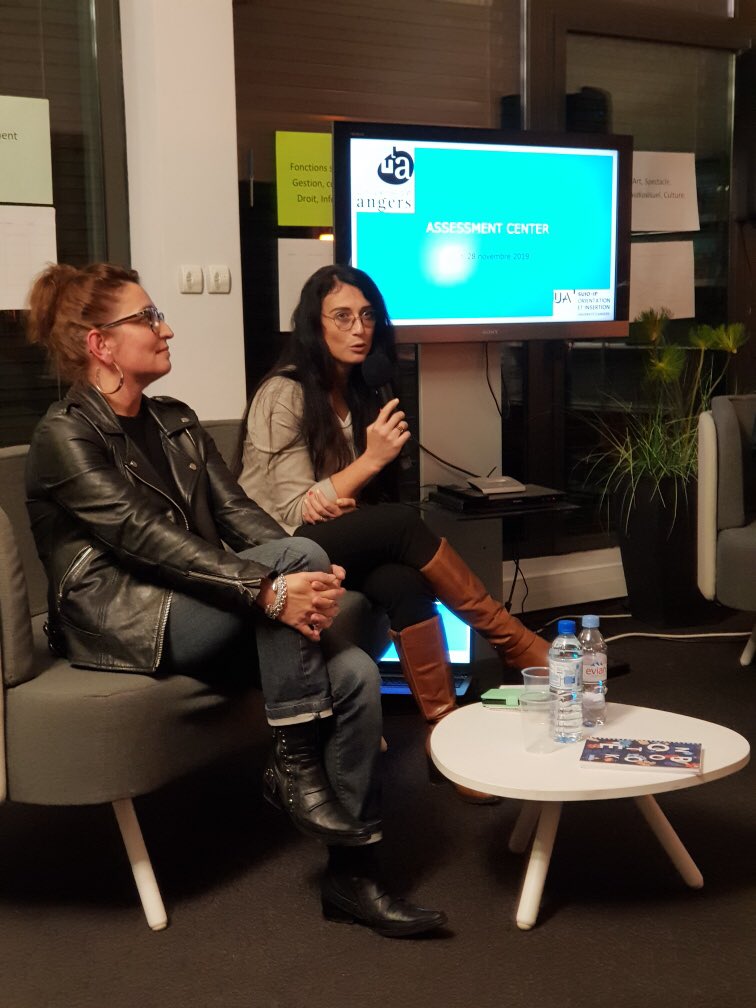UnivAngers's tweet photo. Ce soir La Passerelle se transforme en #assessmentCenter pour permettre aux étudiants de #master de tester leurs réactions et leur stress dans diverses situations de recrutement avec aussi des conseils de DRH @CCI49 @poleemploi_PDL @veroniquegoy #UAPro @FondationUA https://t.co/UoQf5mbCMA
