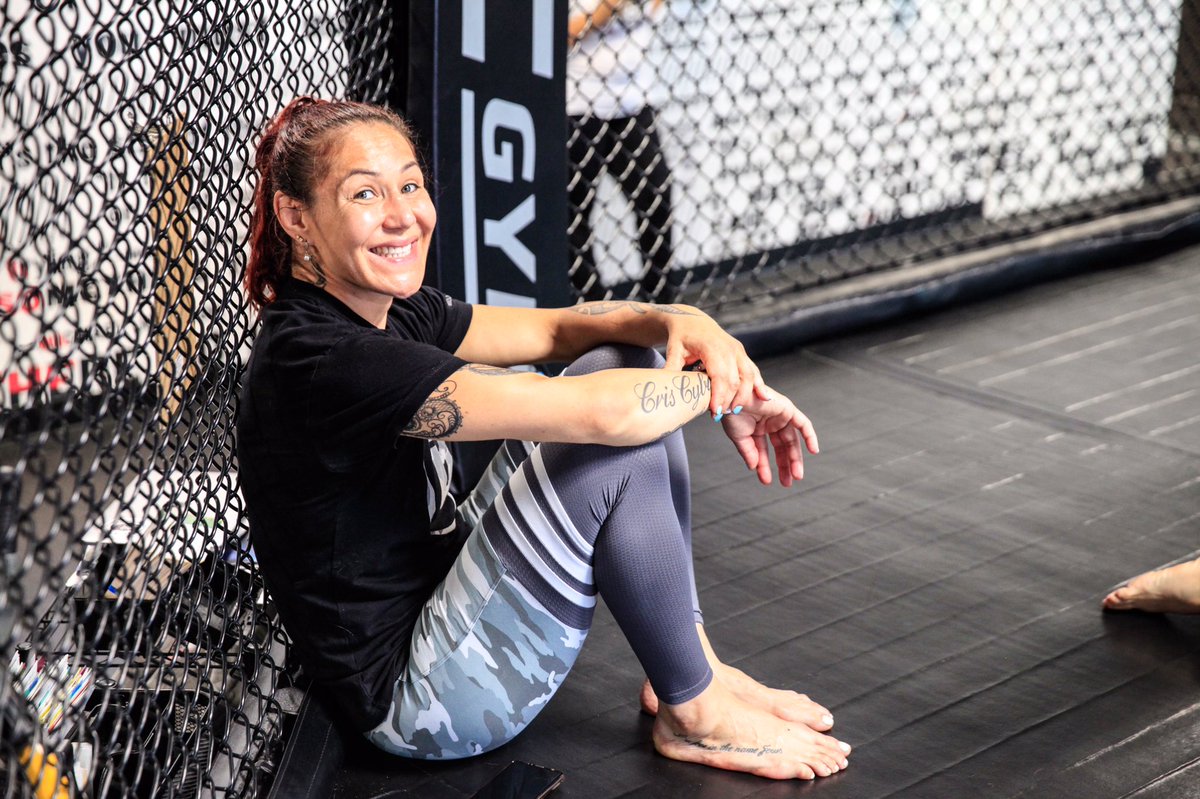 criscyborg's tweet photo. Happy Thanksgiving! I’m in South Africa focused on Jan 25th #CyborgVBudd @BellatorMMA. Leave what city you are celebrating thanksgiving today at in the comments. https://t.co/zxaCSnc59g