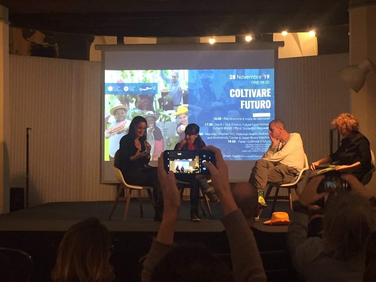 #ColtivareFuturo: “Gli studenti sono i veri semi, includiamo tutti per arrivare a un unico scopo: realizzare le proprie ambizioni. Per questo la tecnologia serve come strumento per salvaguardare il loro futuro”. <a href="/lisa_lanzarini/">Lisa Lanzarini</a>, <a href="/CampuStore_IT/">CampuStore</a>