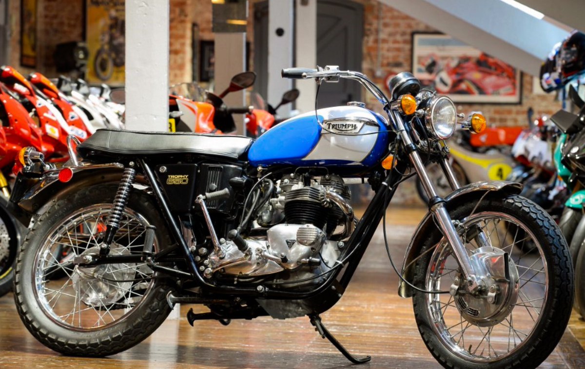 BikeSpecialists's tweet photo. This stunning 1973 Triumph Trophy Classic 650 has undergone a tasteful restoration 🔧
#Triumph #Triumphmotorcycles #Triumphtrophy https://t.co/hrZg4sxyMD