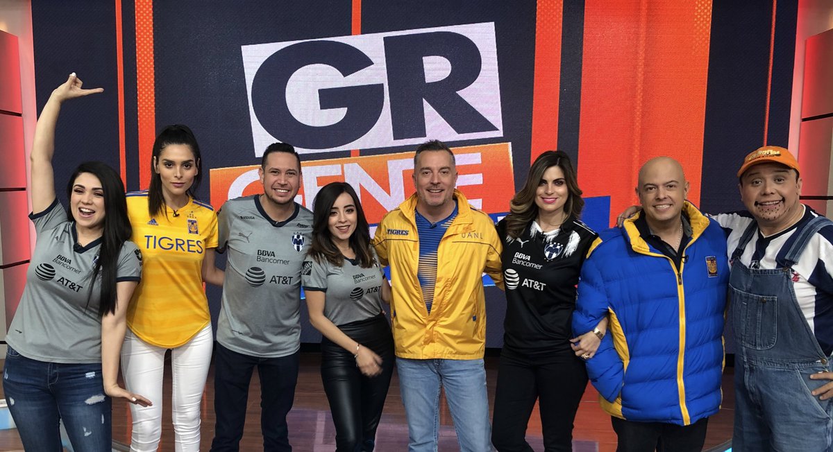 genteregiatv's tweet photo. Aquí en tu casa regia ya estamos listos para ver “La Fiesta del Fútbol Mexicano”
Hoy juegan @TigresOficial y @Rayados
Hoy todos somos regios
#ElPowerRegio https://t.co/qY0R2ODV8U