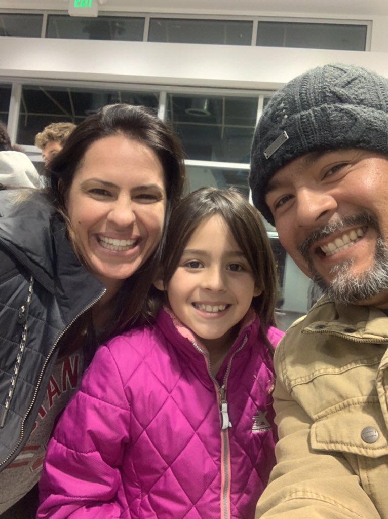 Mondo805's tweet photo. Thank you @jessmendoza for taking the time to take a pic with my daughter. You’re her idol! #BroadcastLikeAGirl https://t.co/VGdHWdBlh7