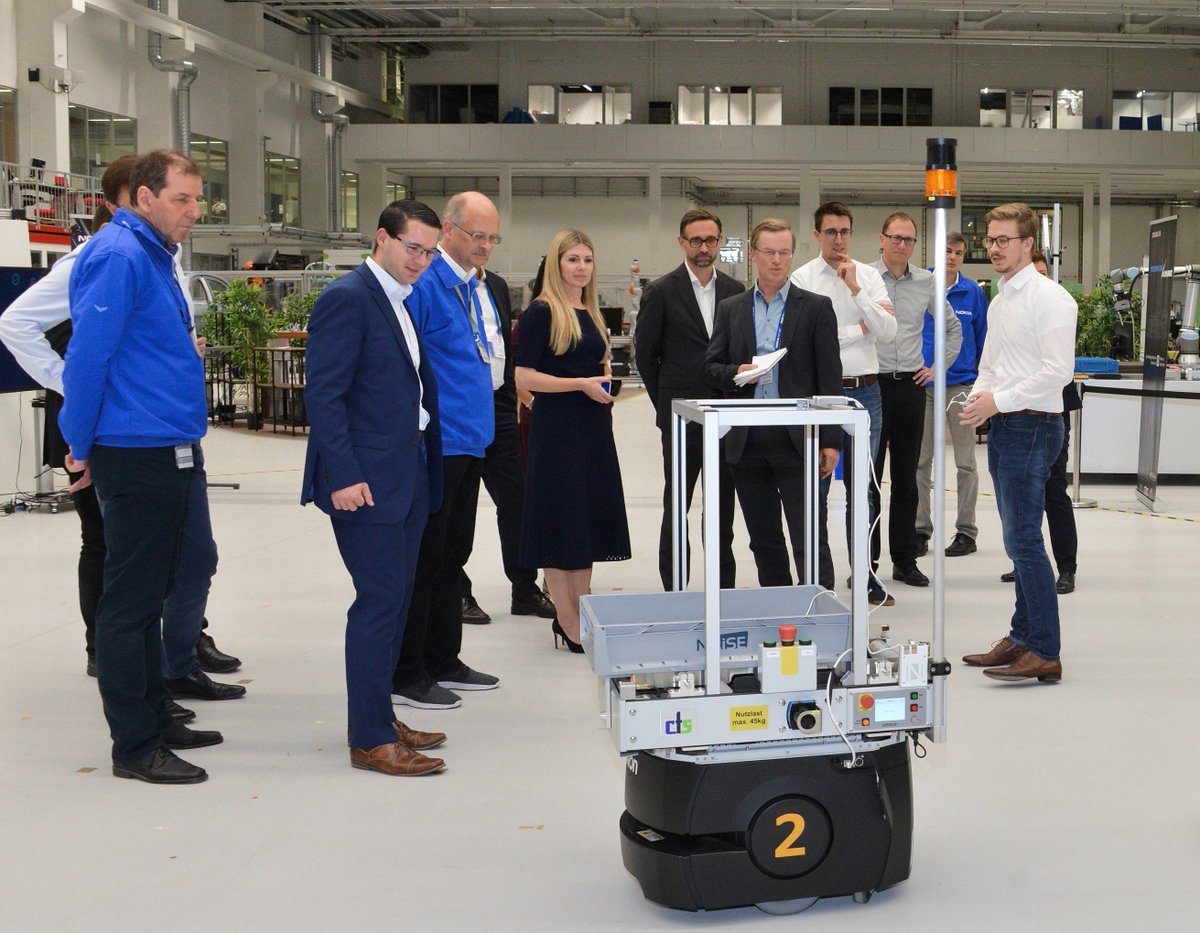 nokiaindustries's tweet photo. During #InnoDays19, our @KathrinBuvac visit @arena2036 - an internationally recognized research environment working to shape how tech is used in #Factory40. Alongside industry giants, we will explore the possibilities of Industrial-grade #PrivateWireless. https://t.co/vfcjxYYUYD https://t.co/dAFmGdWCDq