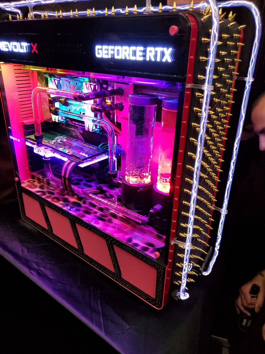 eikarrramba's tweet photo. Was ein geiler Rechner, leider wird der nicht verschenkt π
#geforce #rtxmas #nvidia #geek #nerd #influencer #twitch #twitchde #youtube #gamer #gaming https://t.co/Y7TRqiFLdr