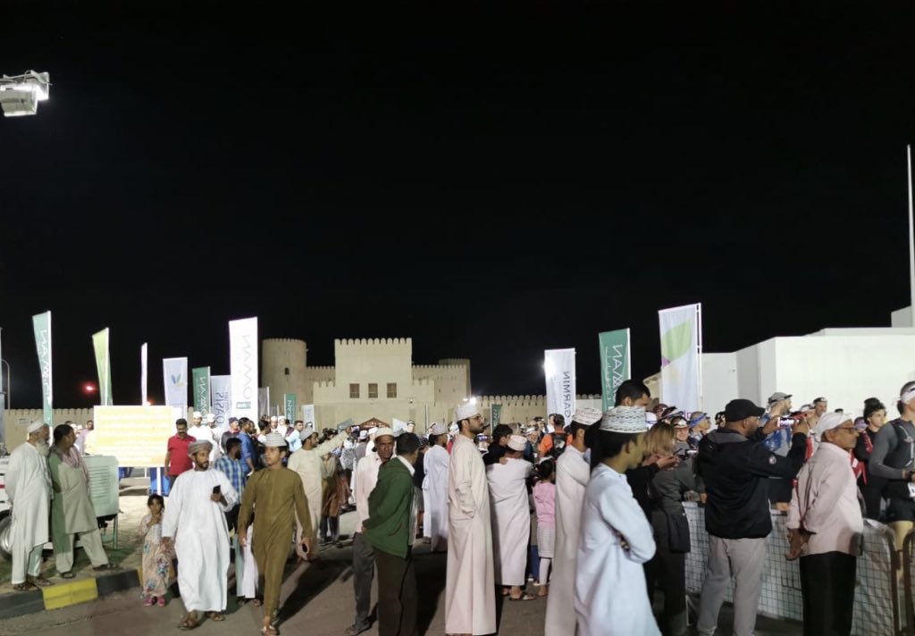 OmanMHT's tweet photo. نقطة انطلاق سباقات اليوم الأول وقرية السباق والفعاليات المصاحبة كانت من أمام حصن #بيت_الرديدة بنيابة #بركة_الموز بولاية #نزوى فيما ستكون نقطة انطلاق سباقات اليومين الثاني والثالث غدا وبعد غد وقرية السباق والفعاليات المصاحبة في ولاية #الحمراء من أمام موقع النادي القديم https://t.co/3teTsJJAyp