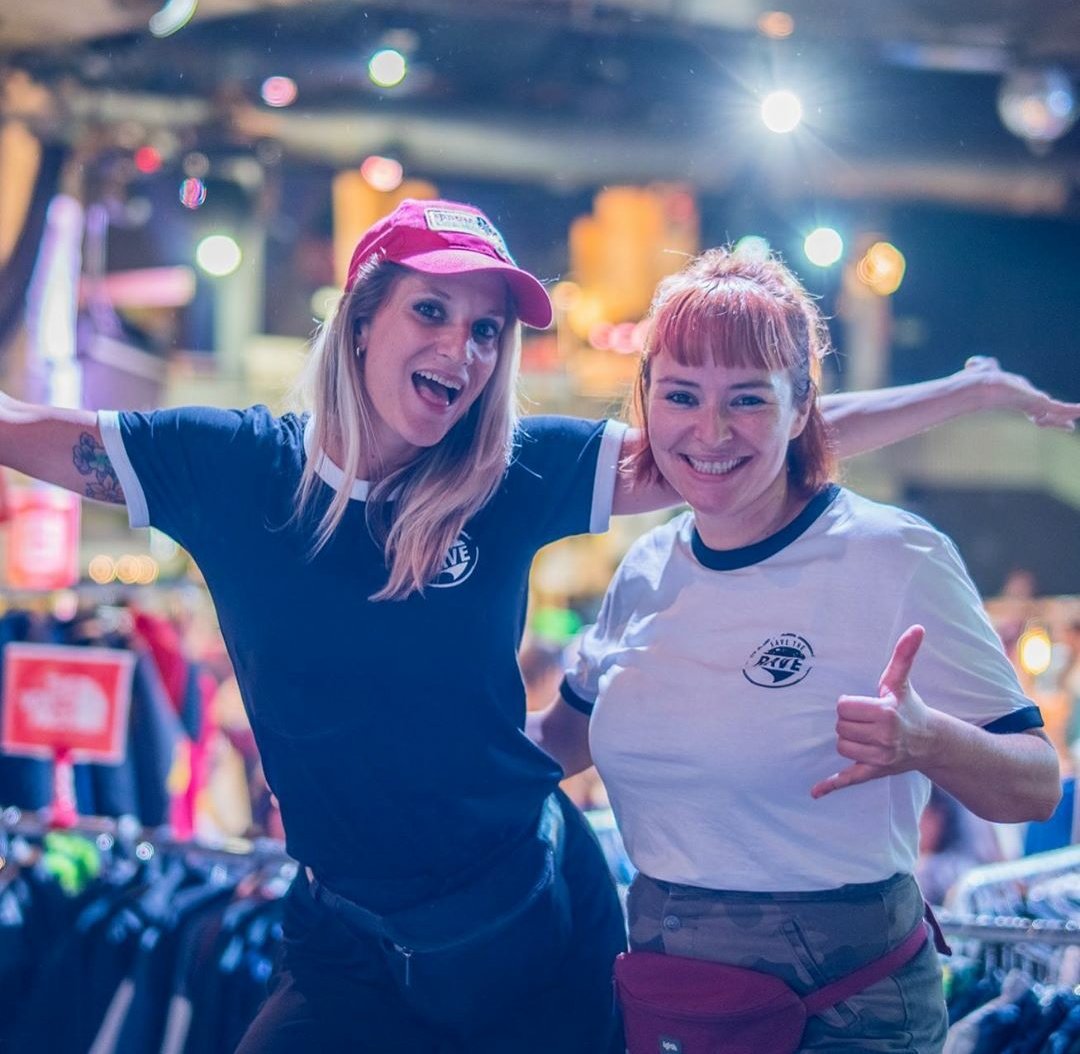 Hoy en USA se celebra #thanksgiving y nos gustaría aprovechar la ola de agradecimientos para daros GRACIAS POR LA CONFIANZA Y EL APOYO DURANTE ESTOS 8 AÑOS DE #RAVEMARKET. 💪🏼😍
Y tú, ¿a qué le das gracias? 
#happythanksgivng #ThanksgivingDay