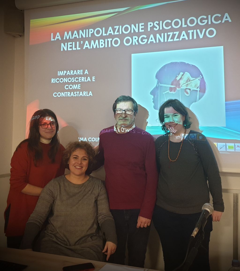 apreso4research's tweet photo. @apreso4research La triade oscura nelle organizzazioni 🤔🧐 bellissima esposizione. Complimenti al gruppo di lavoro! @andre4ceschi https://t.co/amq046JWns