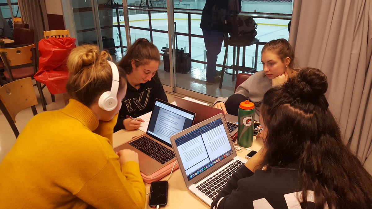 GeeGeesWHOC's tweet photo. Le semestre est presque terminé et le hockey aussi pour cette année !🏒 Our last game of 2019 is on Saturday in Montreal, but until then, we'll be studying for exams 🤓 #studentathletes #examszn #usports https://t.co/zKIk6jUz6Y