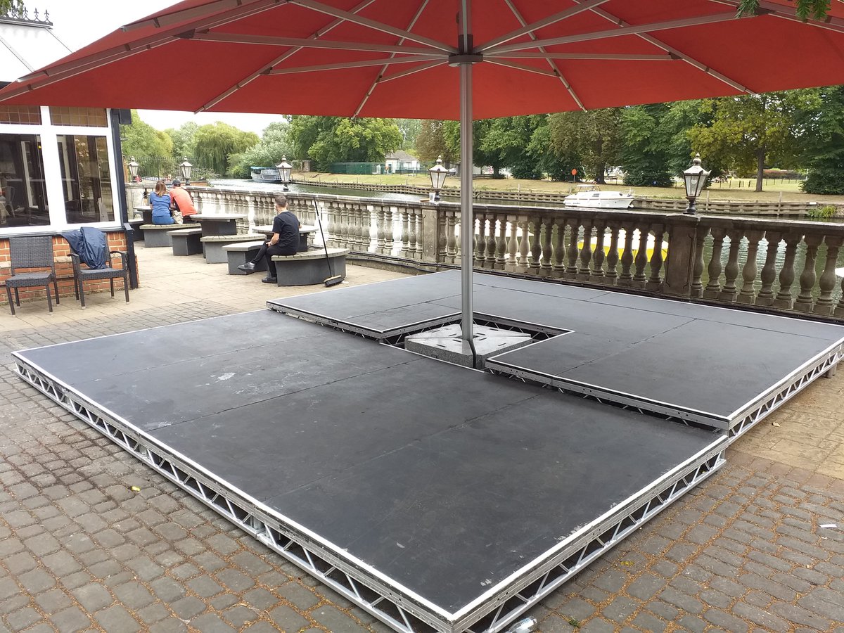 Bunkfest Wallingford.. If you attended any of the numerous stages being held throughout the town then you know how much effort goes in. Was great to be involved this year supplying on site sound tech's - sound packages - stage decks and lighting. 😆😆