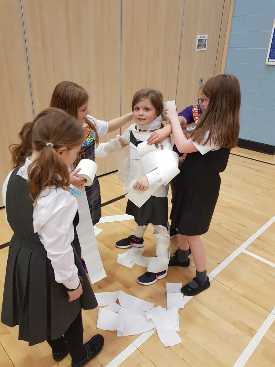 AnnanhillPS's tweet image. Part 1 -
Primary 4 had great fun at their Egyptian party today. Their favourite game was the mummy race! #topictime #funinp4