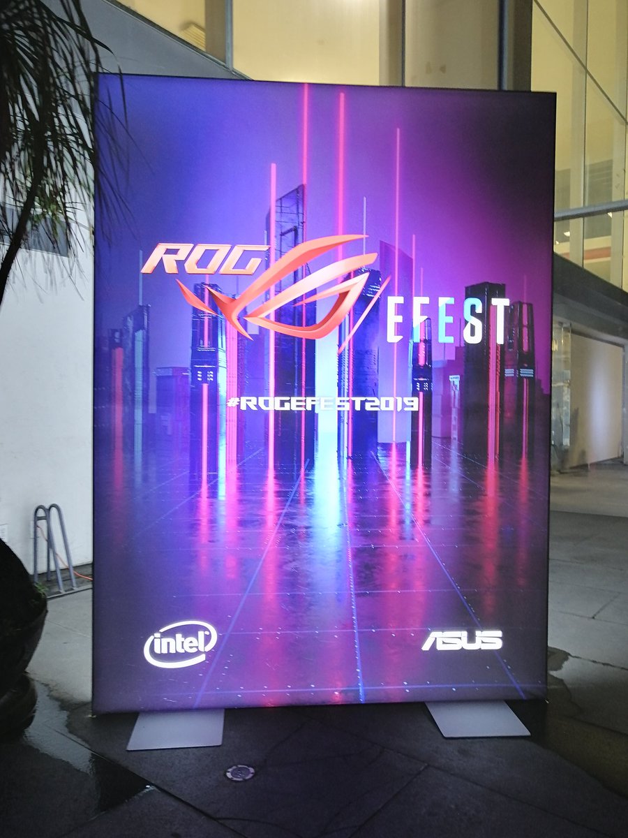 IndiegeekMX's tweet photo. Ayer estuvimos con nuestros amigos de @MXASUS para la presentación del #ROGefest2019 que se llevara a cabo el próximo mes en frontón México https://t.co/URCYxGRJCG