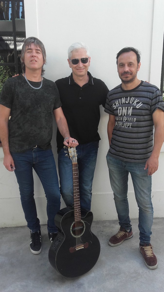 GorrionesOK's tweet photo. Gracias @soyjuandinatale  por la tremenda nota en Radio Cantilo, City Bell https://t.co/5YFXBdO4xw