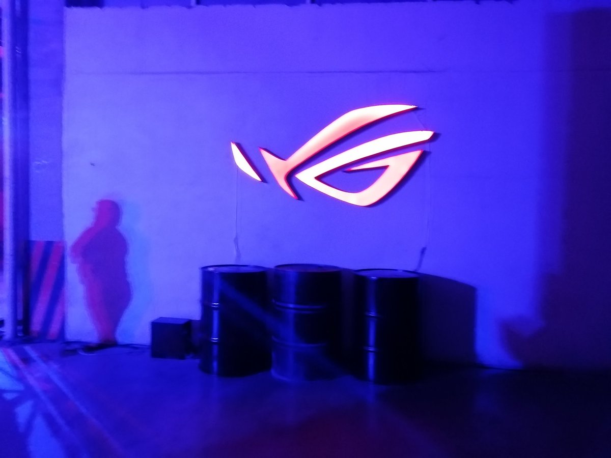 IndiegeekMX's tweet photo. Ayer estuvimos con nuestros amigos de @MXASUS para la presentación del #ROGefest2019 que se llevara a cabo el próximo mes en frontón México https://t.co/URCYxGRJCG