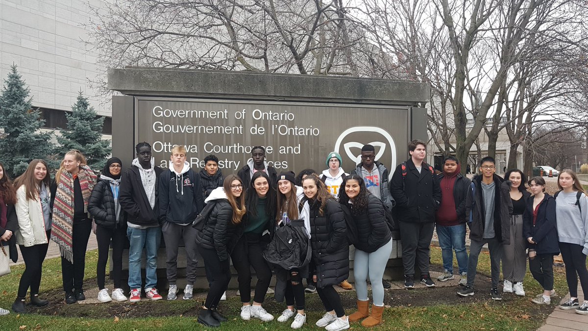 ManthaHistory's tweet photo. Amazing trip down to the Ontario provincial courthouse today, followed by a super exciting visit to the Supreme Court of Canada.... where our Gr 11 Law Ss got to meet one of Canada's 9 SCC judges...the Honourable Suzanne Côté.  @StPaulOCSB
#bestpaul https://t.co/zZRgtaDKh0