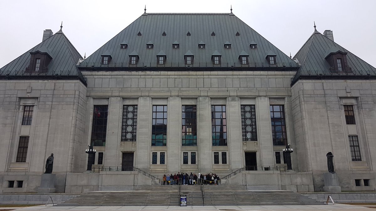 ManthaHistory's tweet photo. Amazing trip down to the Ontario provincial courthouse today, followed by a super exciting visit to the Supreme Court of Canada.... where our Gr 11 Law Ss got to meet one of Canada's 9 SCC judges...the Honourable Suzanne Côté.  @StPaulOCSB
#bestpaul https://t.co/zZRgtaDKh0