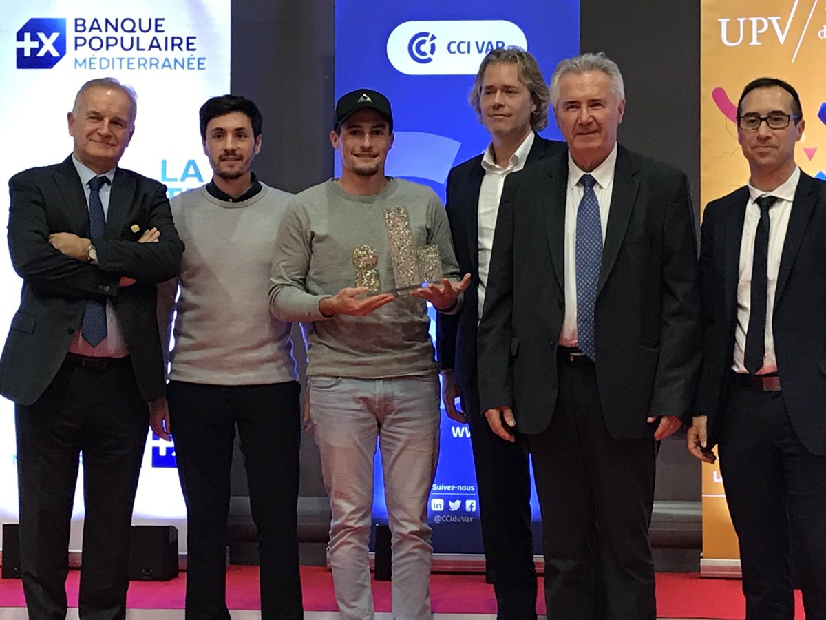 @TopTrophees @Top500 c’est la startup <a href="/BlackLine_co/">BLACK-LINE</a> des frères Garnerone Rémi et Sylvain qui remporte le Prix Made In Var pour sa solution Quicksett une solution qui met fin aux douleurs au genou des snowboarders <a href="/CCIduVar/">CCI Var</a> <a href="/UPV83/">Union Patronale du Var</a>