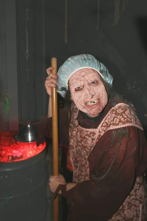 Happy Thanksgiving, haunt fans! 🦃 We're thankful for your support, and we hope you've got something delicious brewing in your kitchen today. 

#DarkWoodManor #Thanksgiving2019