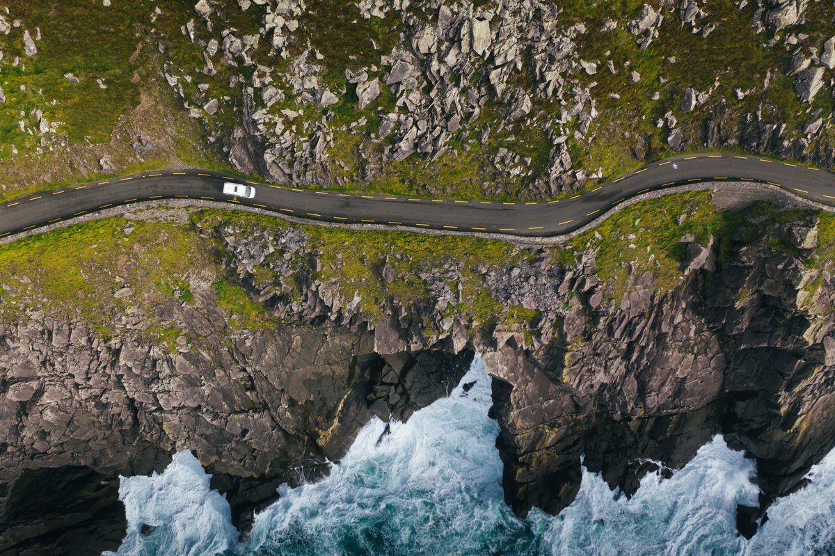 Hello Twitter 👋 🐦 Thought we’d join on here and connect with others who live in vans, love vans or are just van curious #vanlife. Here a picture of us exploring Ireland’s #WildAtlanticWay 🚐 🌊