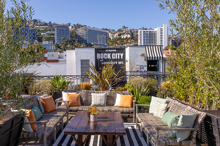 Sunset Cocktail Lounge | Thursday-Saturday 5pm - 10pm and Sunday 11am-3pm
Great news! Our full brunch menu is now offered on the Rooftop! For info, reservations and events please email sunsetlounge@palihouse.com