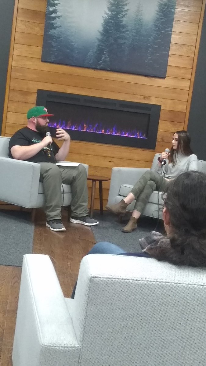 HighCutRecords's tweet image. #WhitneyOtis chatting up with Andrew of #TheMoshPit for the #HighCutArtistSigningParty