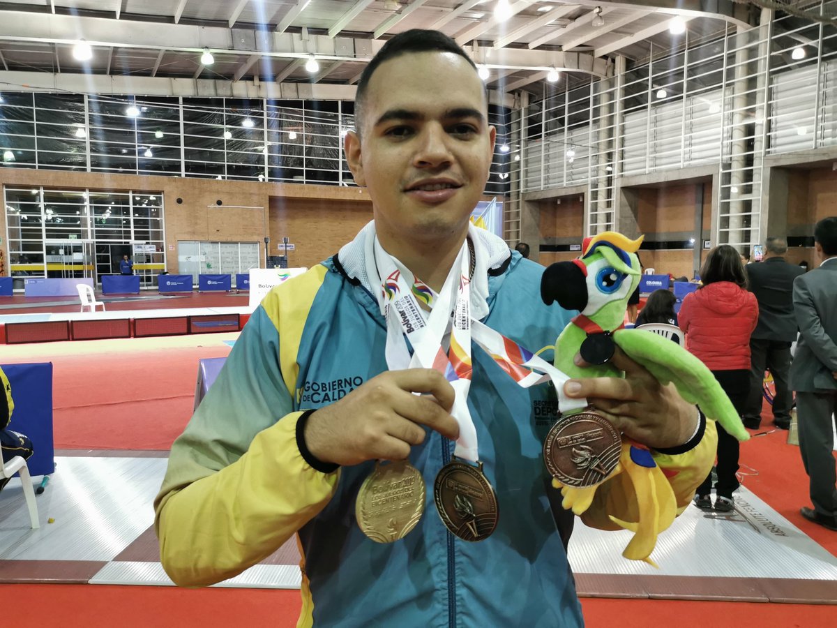 secdeporcaldas's tweet photo. Premiación esgrimistas de Caldas en los V Juegos Paranacionales Bolívar 2019 🏅 Felicitaciones!!! https://t.co/HDLu35ExQ3