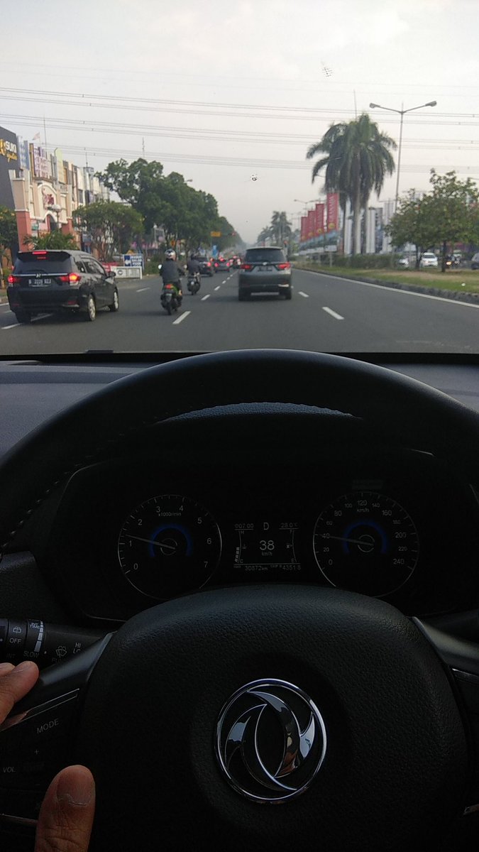 NovRiyan_11's tweet image. coba saban pagi kaya gini #ngantor #TANGERANG