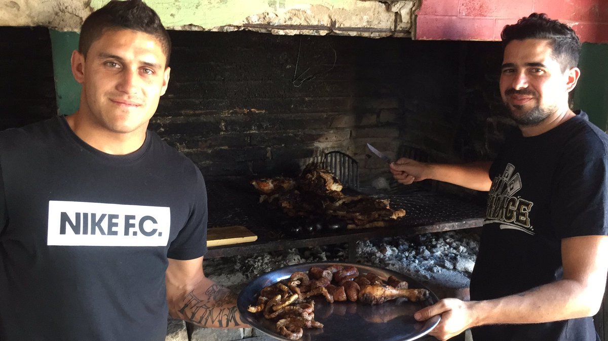 lzaffiro's tweet photo. Hermoso programa de radio 📻 de @cielosports 🎙desde Verónica con @LaCielo1035 

Gracias familia Yaques por la hospitalidad y ese riquísimo asado 

Gracias Intendente Hernán Izurieta y al club Verónica @webdelverde 

Y en especial Gracias @TomasYaques que organizaste todo 👏👏👏 https://t.co/wdqFxyiEke