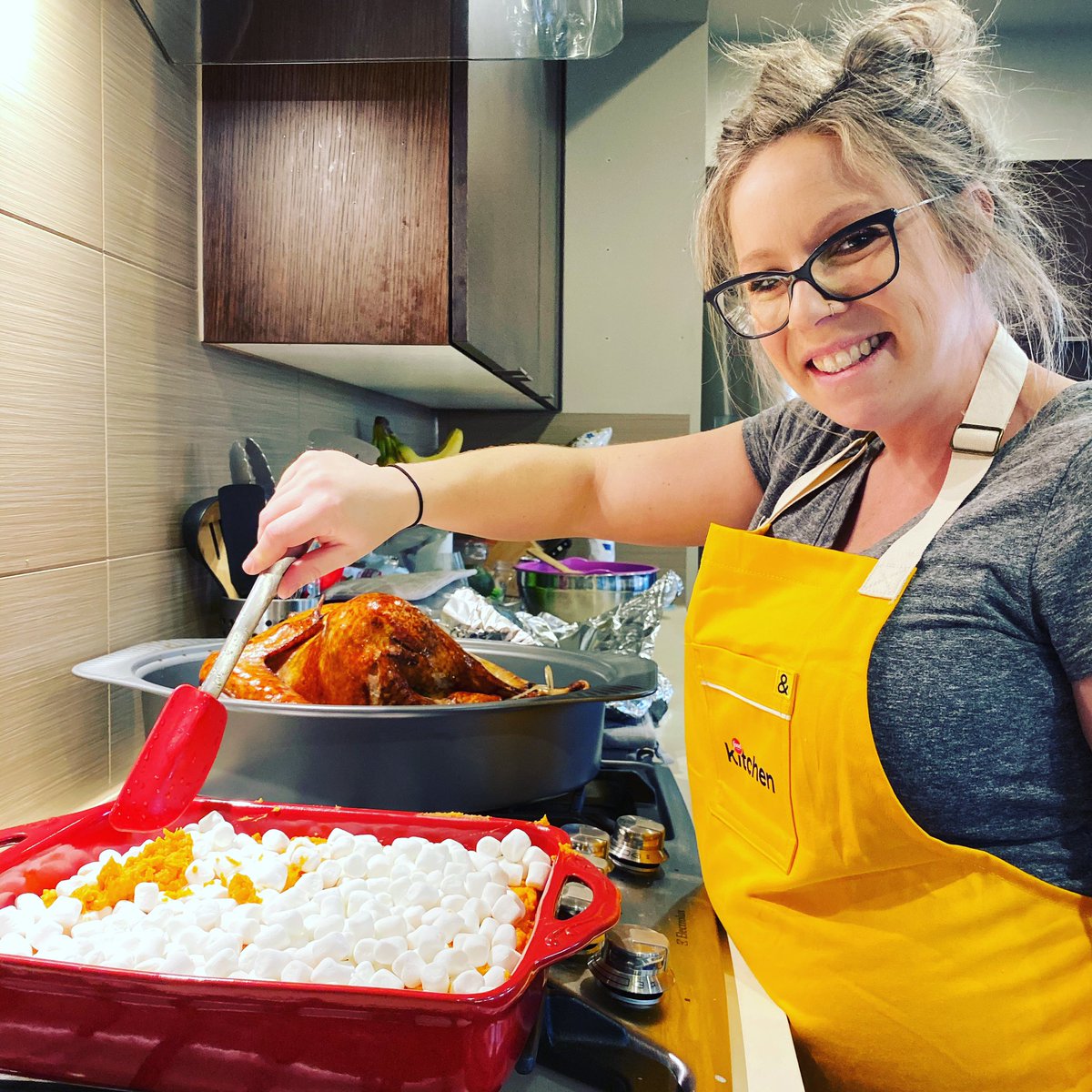 Cooking Thanksgiving dinner with my new @foodnetworkkitchen apron! Try out their new app! We’ve got much to be thankful this holiday season, how about you? #FoodNetworkKitchen #DiscoveryIncTV