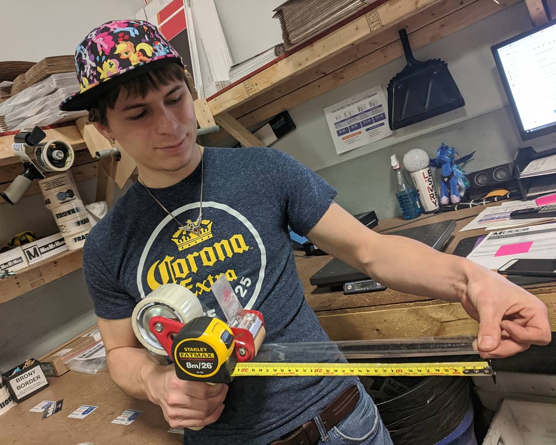 ModMyMods's tweet photo. When the boss is penny pinching and you've got to make every tape strip count

Efficient &amp; effective :D

#warehouse #warehousefun #tapegun #tape #taperoll #Stanley #fatmax #measuringtape #3gPackaging #PackingMaterial #Boxes #Boxfun https://t.co/ki9zOFqhAB