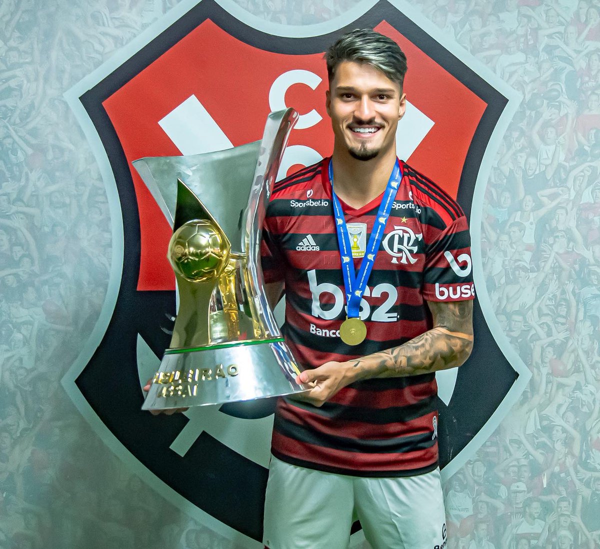 M_Thuler's tweet photo. Campeão Brasileiro 2019 🏆❤️🖤 https://t.co/vb2a6WQ9MQ