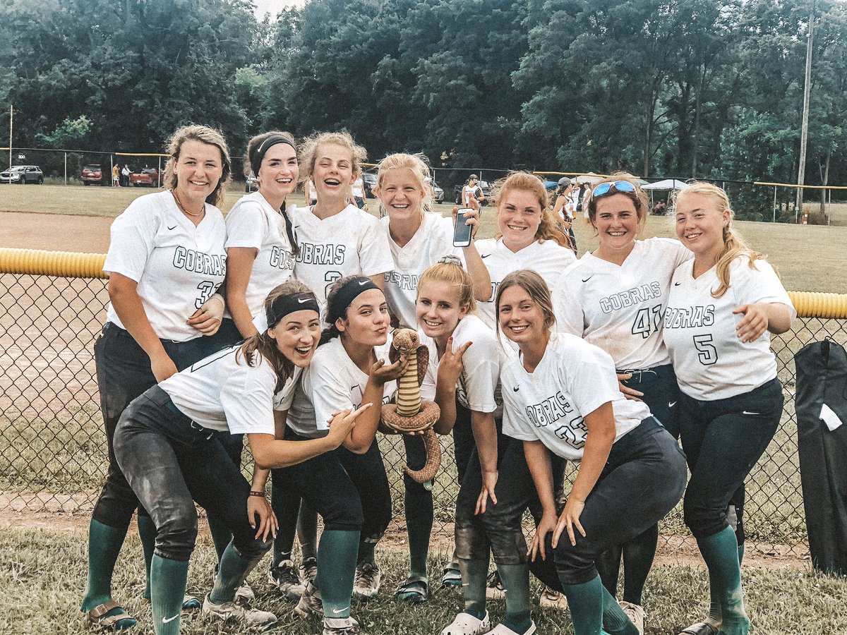 juliaconsidine's tweet photo. #pcthankful @ruby_slippers5 i’m thankful for softball and my coaches and everything ive learned throughout the years, along with making some of the best friends ever!!😋🥎 https://t.co/kFFmtZe9Bn