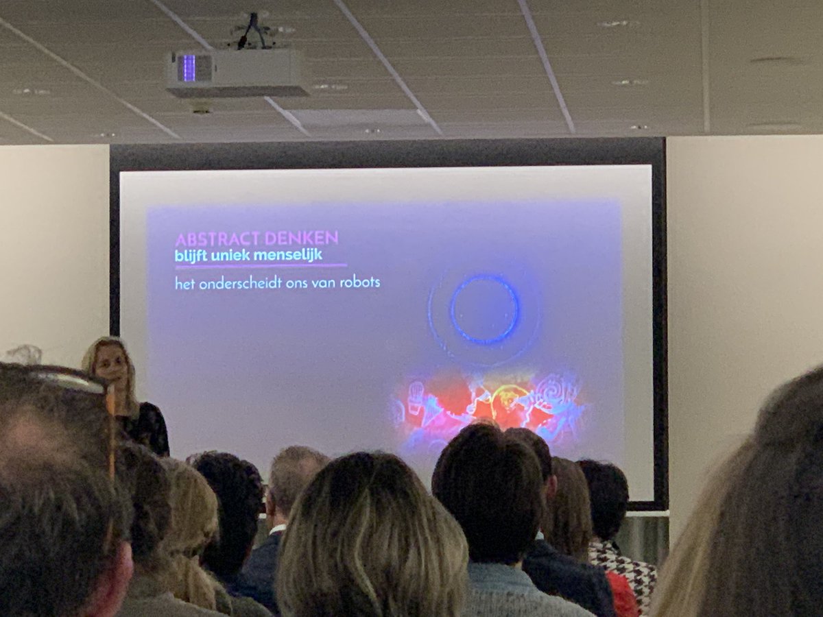 VerwimpRuben's tweet photo. Vanavond was het een lezing van health &amp; care over AI, het toekomstplan in de zorgsector tegen 2030. Gezondheidsdata inzetten voor preventie en stimulering van O&amp;O + een aanpak tegen slaapstoornissen. Niet te vergeten een vooruitblik naar HCN Kempen!  #itfactory #thomasmore https://t.co/t32dW15NEm