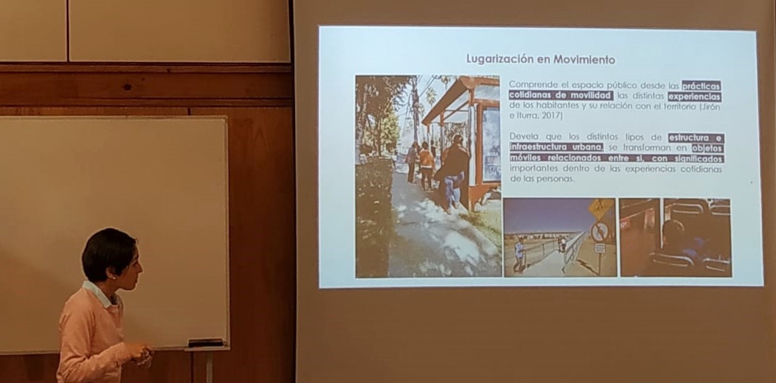 movytcl's tweet photo. MOVILIDAD Y CAMINABILIDAD La #arquitecta Victoria de la Barra de #MOVYT presenta una reconceptualizacion del #EspacioPúblico desde el enfoque de la #Movilidad en el 9° Encuentro de #Diseño #Urbano organizado por #Readu https://t.co/KKmg9jzqGX Planes de Movilidad|Ley de Aportes https://t.co/c0zQJyRaq6