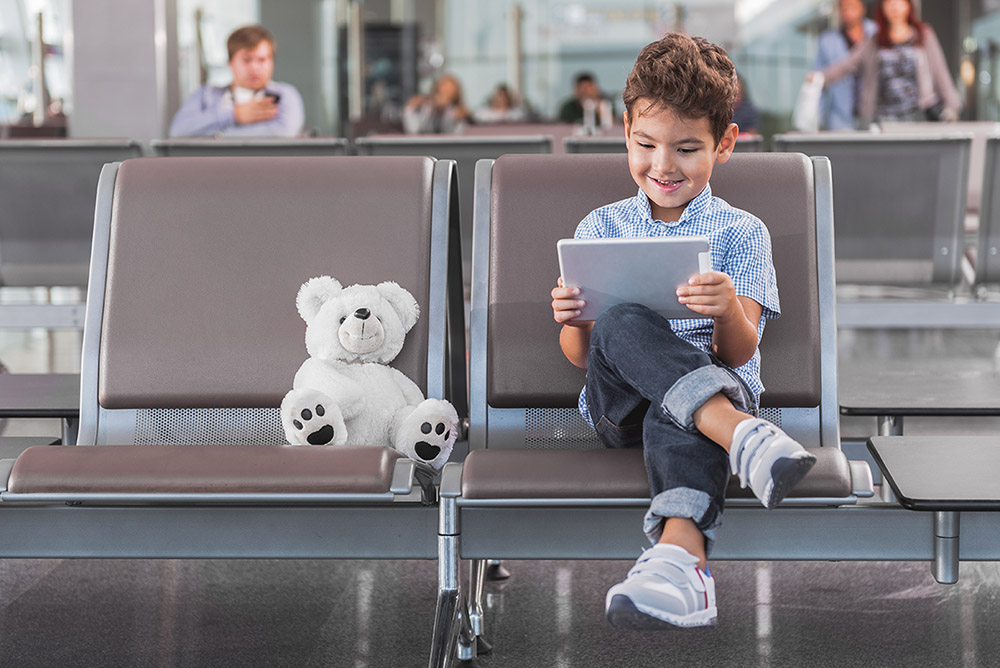FamilyFunCanada's tweet photo. Everything you wanted to know about packing for #familytravel - from our friend, @holajody at #WorkTravelRepeat https://t.co/9WSMwkAboR https://t.co/vVOaysPELH