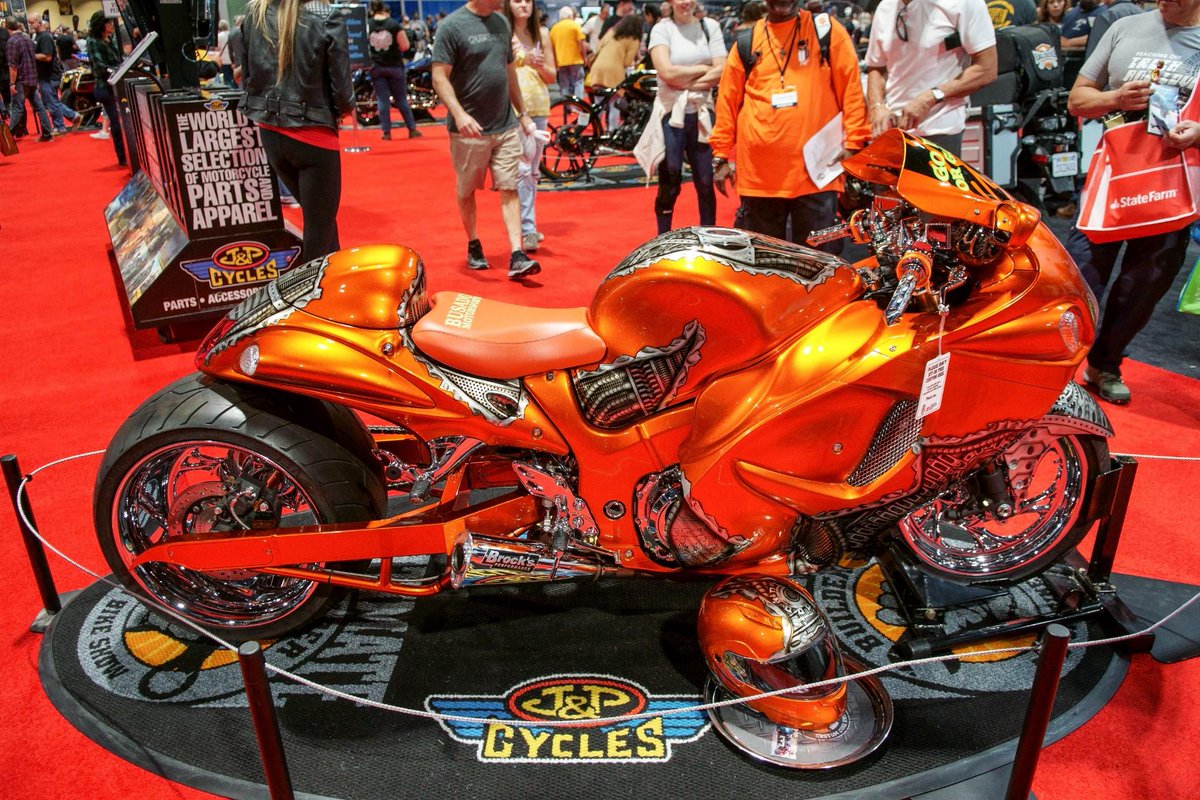 Busadu Motorsports new reveal of our custom Suzuki Hayabusa at the Progressive International Motorcycle Show in Long Beach, California 
  #suzuki #longbeachims #jpcyclesubcbs #ims20 #morgandwestbrooks #thewestbrooksfamily #thewestbrooks #garwoodcustoms #hjchelmets #brocksexhaust