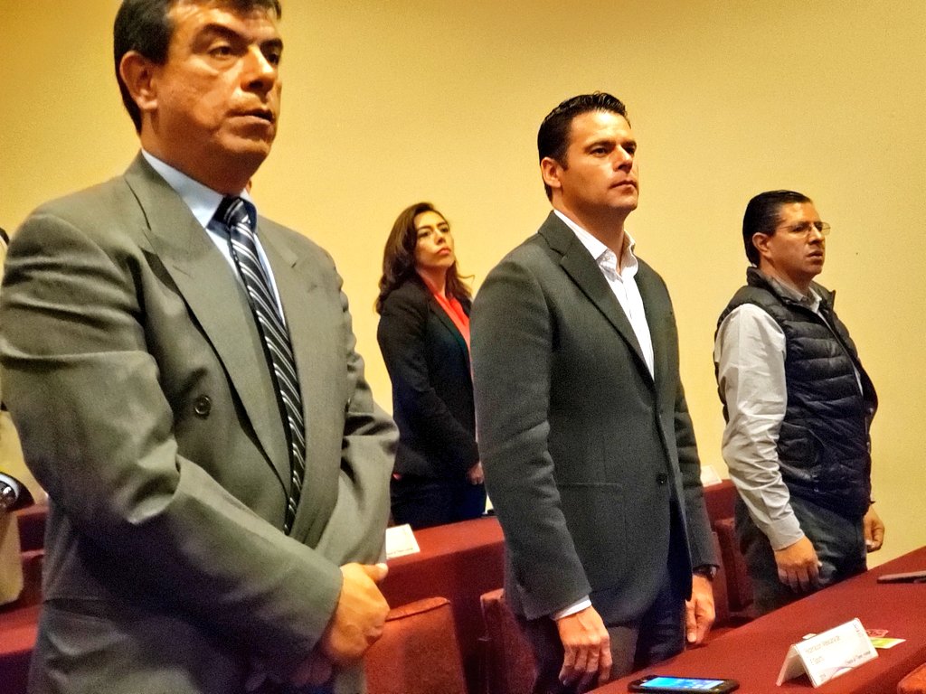 RomeroCoello's tweet photo. Hoy representamos a la @femesmex en el Congreso del Deporte Federado de la @CODEMEOficialMX, donde se dió a conocer el programa de trabajo en favor del deporte para el 2020. ¡Los #Esports presentes en la construcción de nuevos proyectos!
#Femesmex https://t.co/jKatBqeKrc