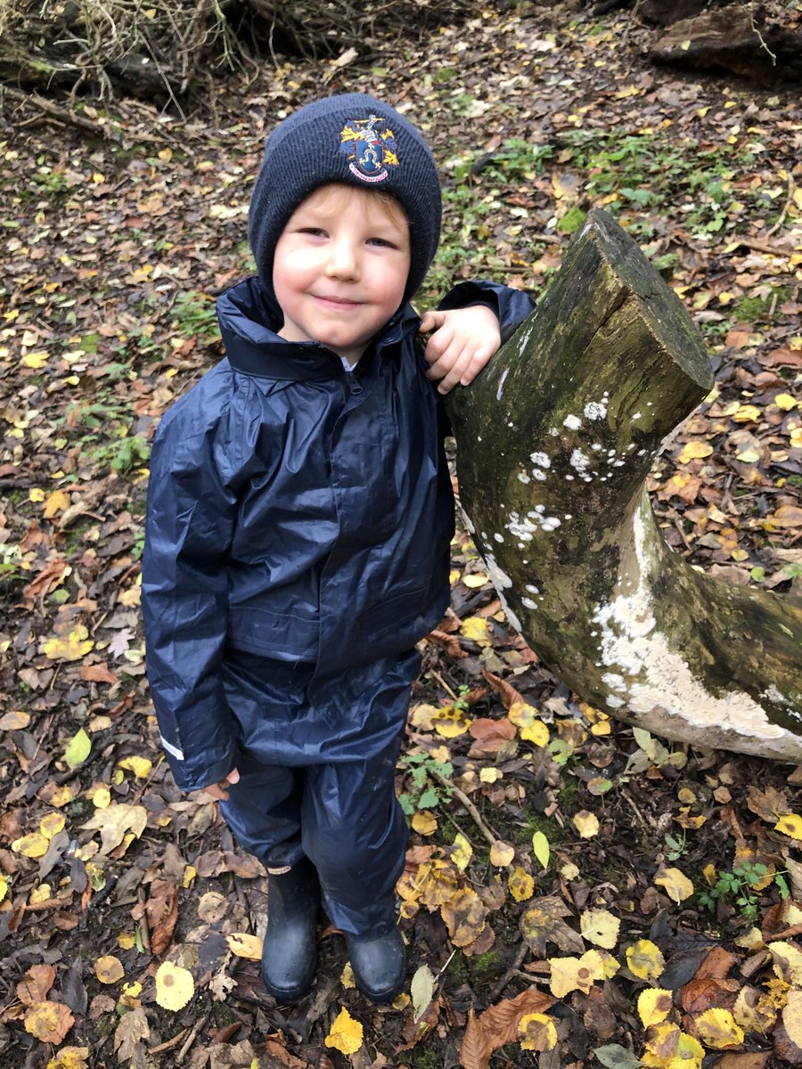 SJBpreprep's tweet photo. Reception class had a great afternoon in Forest School making hedgehog homes and squirrel dens. Mud, fun and friends#preprep#outdoorlearning https://t.co/ORNddq0LI7