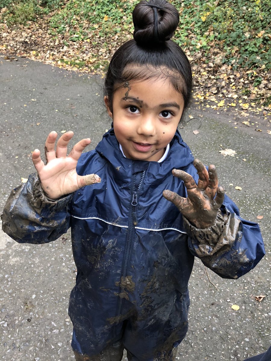 SJBpreprep's tweet photo. Reception class had a great afternoon in Forest School making hedgehog homes and squirrel dens. Mud, fun and friends#preprep#outdoorlearning https://t.co/ORNddq0LI7