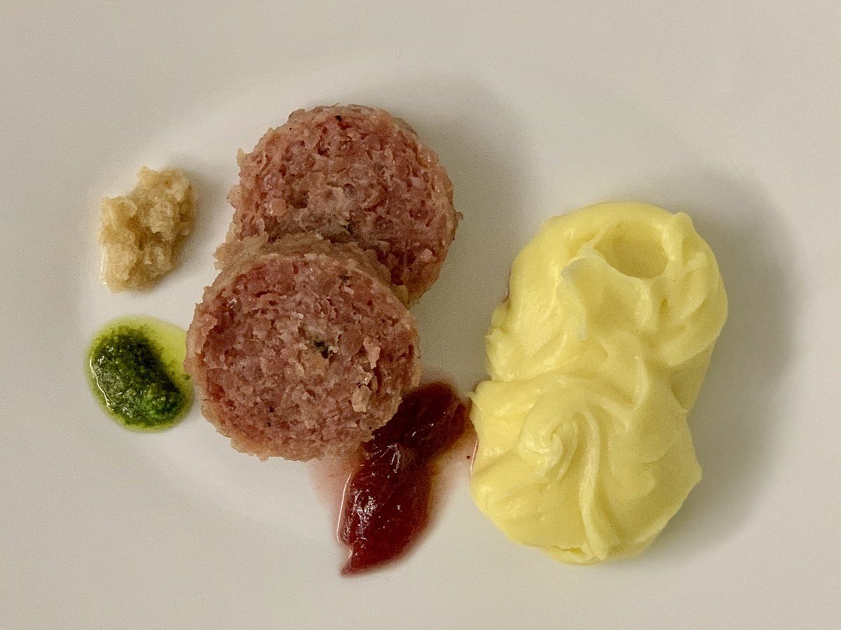 dianabuso's tweet photo. Alla ricerca del cotechino perfetto🐷
Avete iniziato anche voi a provare le ricette per le festività natalizie?
Cotto rigorosamente a #varoma grazie al #bimby®tm6 direi "buona la prima" 😋
#cucinoconbimby #bimbycommunitystar #incaricatabimbyvenezia #bimbyitalia https://t.co/w0rKh4V4AV