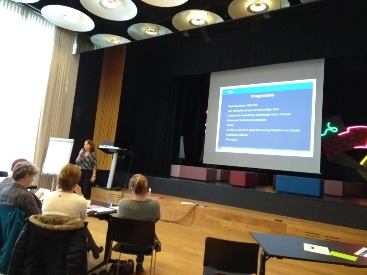 Bijeenkomst #mantelzorg, ontsporing hiervan en het gebruik van de #meldcode door <a href="/ggdhaaglanden/">GGD Haaglanden</a>. Met mooie voorbeelden, het boekje van Hetty Termeer en oefenen met Marianne van Esveld. #Zorg, #veiligthuis, #welzijn.