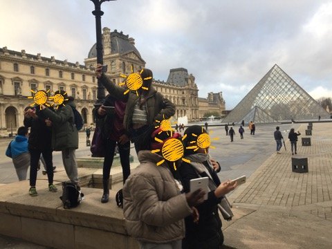 Yannick_Porte93's tweet photo. Dans le cadre du projet Culture et Art au Collège "Parodos",  une classe du collège Triolet de @VilleSaintDenis a pu visiter le Louvre et y découvrir, avec la metteuse en scène Julie Gouju, des trésors de l'Antiquité. @ThomasHeuze2 @DevezeAnne @MuseeLouvre @AcCreteil https://t.co/zeP3cjtf5g