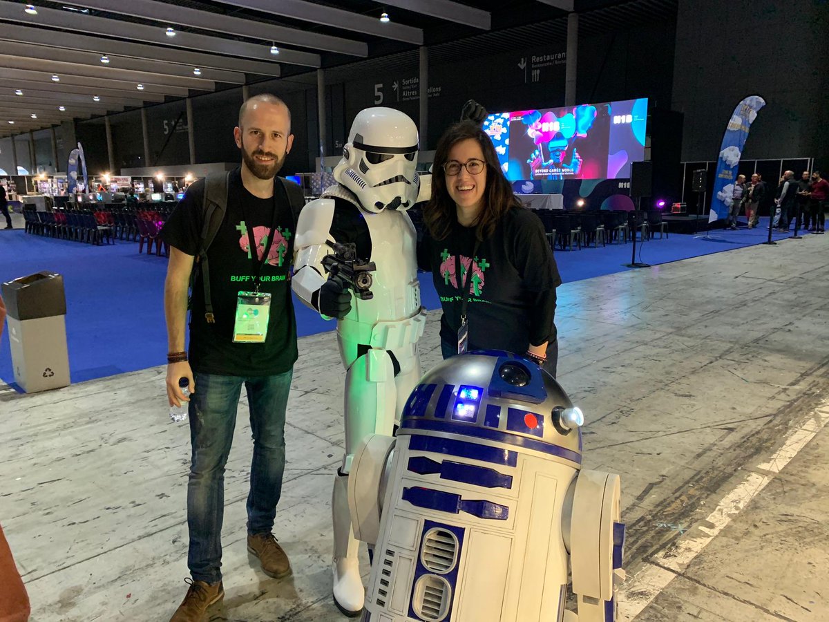 buffyourbrain's tweet photo. No todo es hacer negocios, también hay que divertirse y pasarlo bien en la @niceonebcn con unos viejos amigos 🤣🤣🤣
#NiceOneBarcelona #N1BCN2019 #NiceOneBCN #StarWars #BuffyourBrain https://t.co/hCPA09WJxJ
