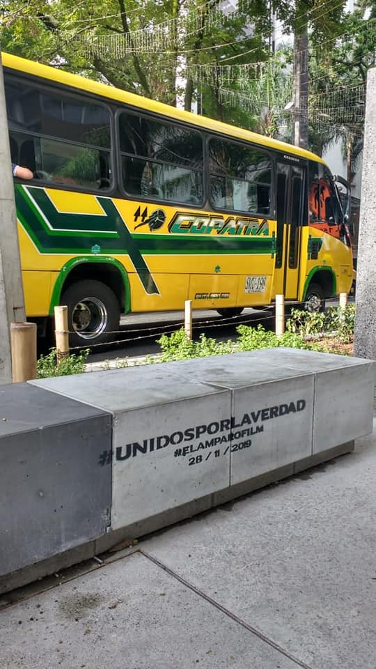 #Medellín estamos 🇨🇴#Unidosporlaverdad🇪🇨 llegó el 28.11.2019, nos vemos en las salas de cine con El Amparo Film ✊🏾✊🏾 .

El que desconoce su historia está condenado a repetirla. Basada en hechos reales, una historia de falsos positivos.