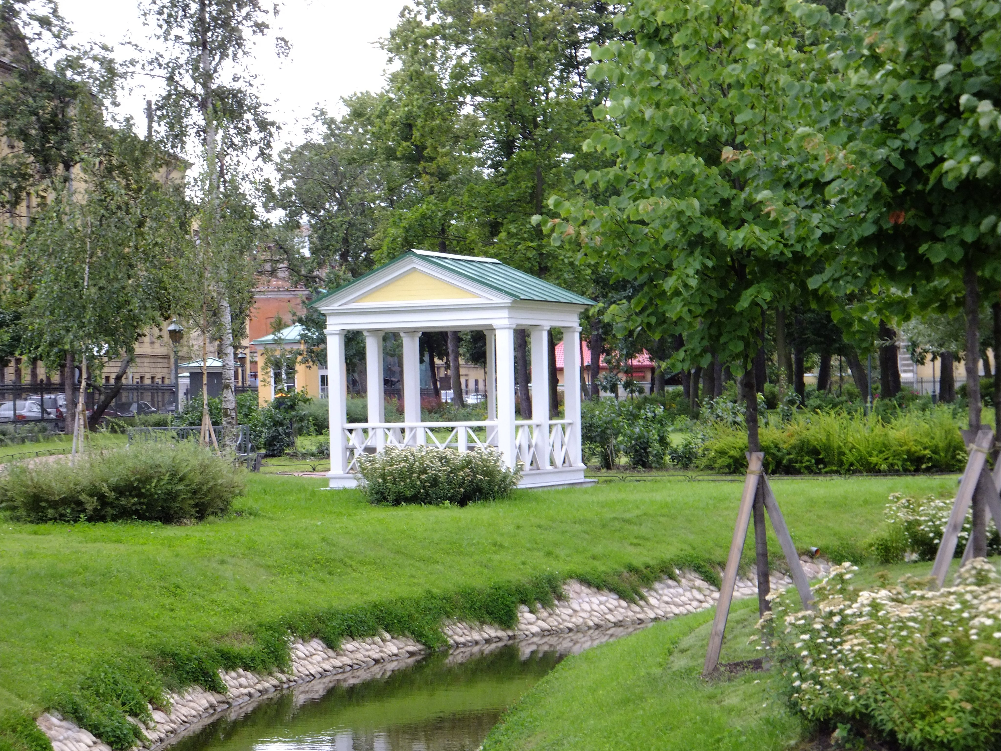 Сад усадьбы Державина в Санкт-Петербурге