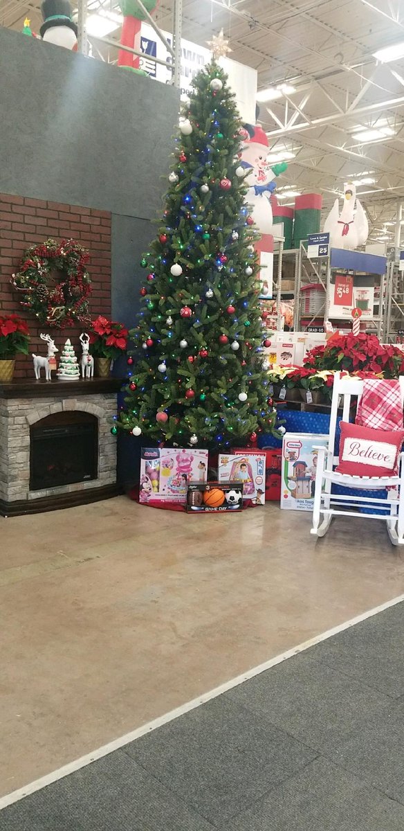 lowes_westhazle's tweet photo. Guess who is coming to town? See you tomorrow at 6am! 🎅🤶🦌🎄 #Christmas2019 #ChristmasTree #ChristmasGift #SantaClaus #BlackFriday #Lowes #tistheseason https://t.co/eh2UmQYgHF