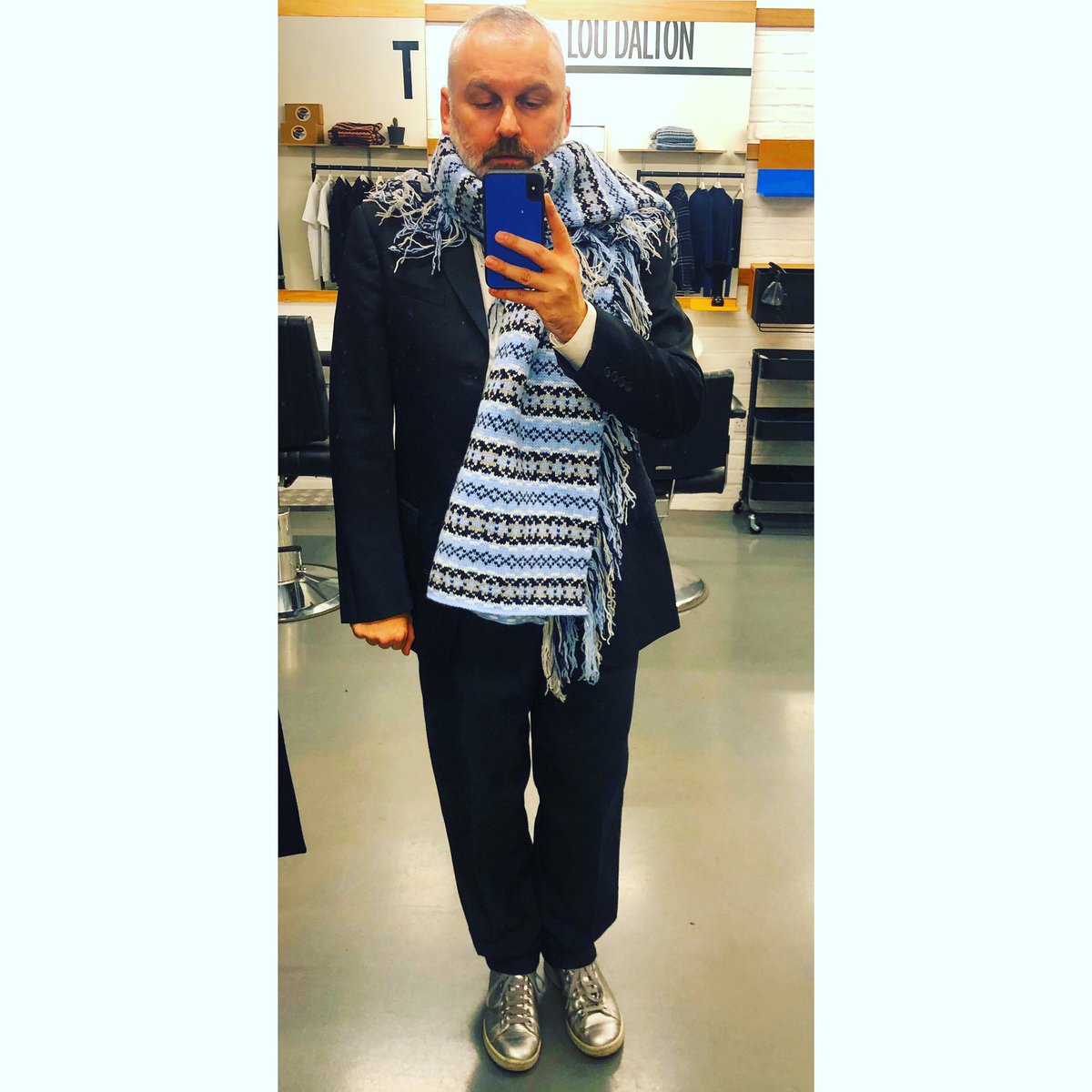 adrianpgibson's tweet photo. Anyone who knows me well knows I am a #denim boy through and through 👖and I hate to wear a shirt and jacket but when last night’s invite called for black tie I was lucky to have a #loudalton wardrobe to raid! #blacktie my way #menswear #fashion #style 💙 https://t.co/1BIy8cWNh1