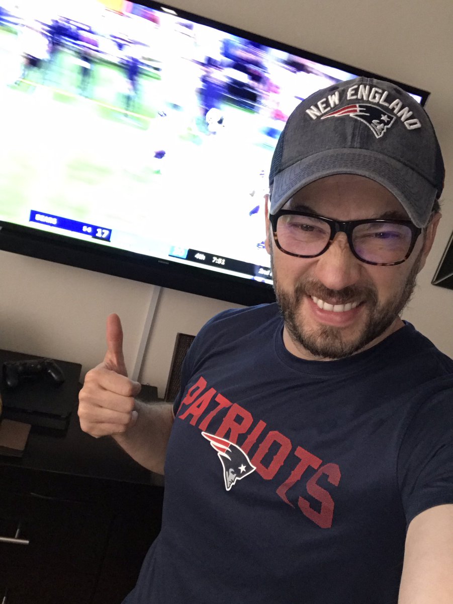 emanuelroman5's tweet photo. Go Lions.                @FOXImpactoNFL  desde la CDMX apoyando los fans pats también Ajaja https://t.co/GfqBTyf6Au
