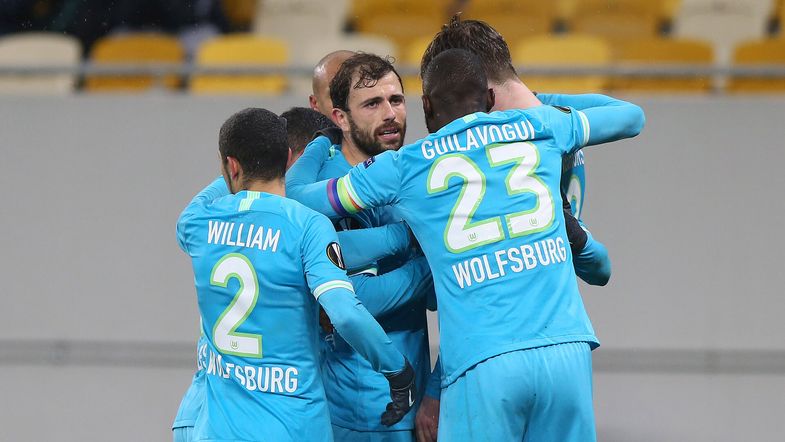 VfLWolfsburg_EN's tweet photo. Wolves seal last-32 spot💪
Match report ▶️ https://t.co/WKthkV5JMW
#FCOWOB #UEL https://t.co/QZCvAqOxGP